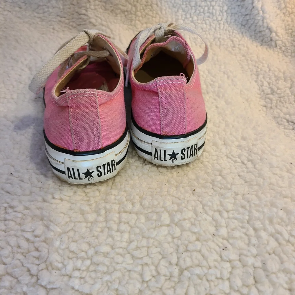 Converse All⭐Star pink low sneakers